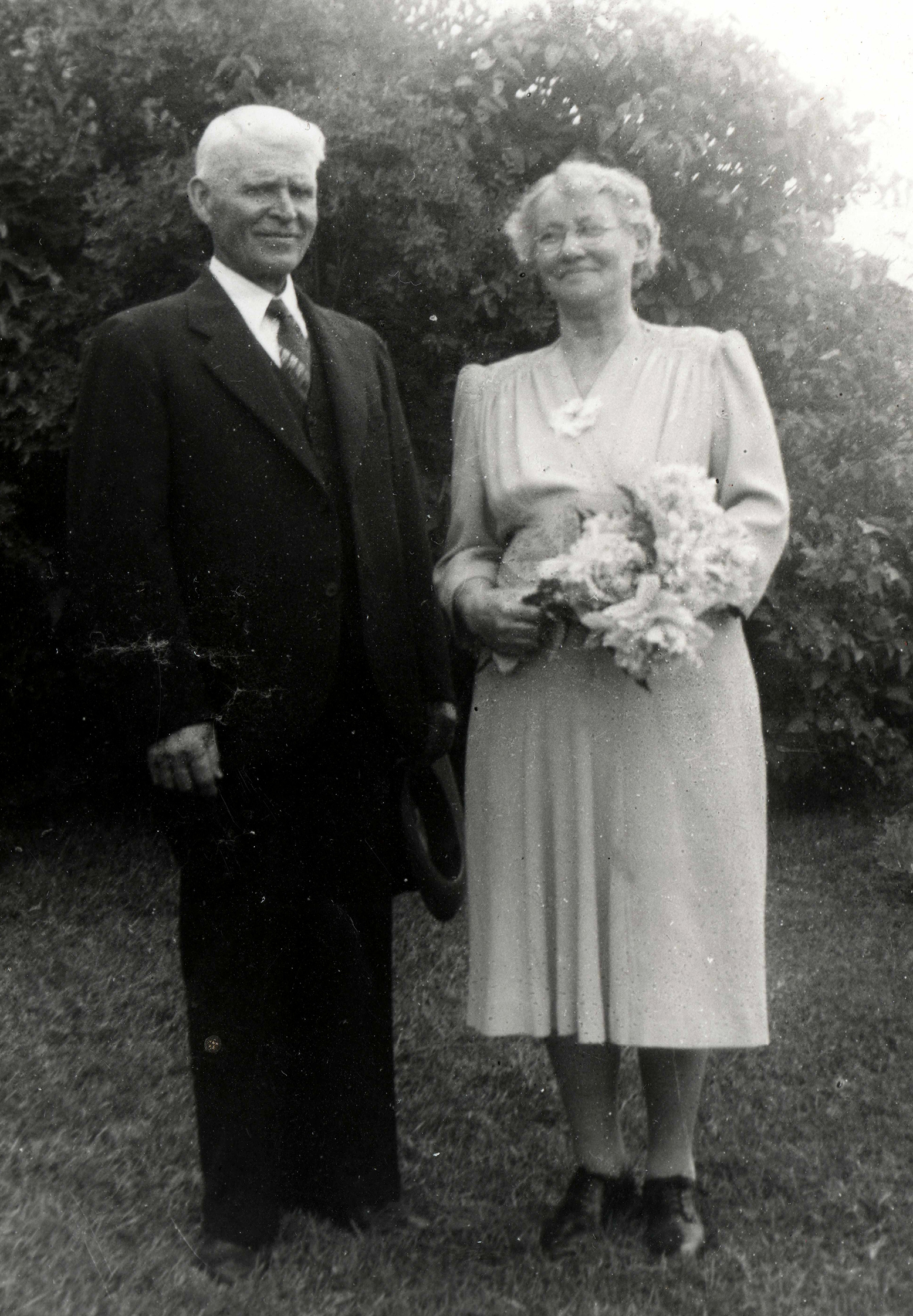 Photo of photos/John Kenneth McLennan & Frances nee Pickard